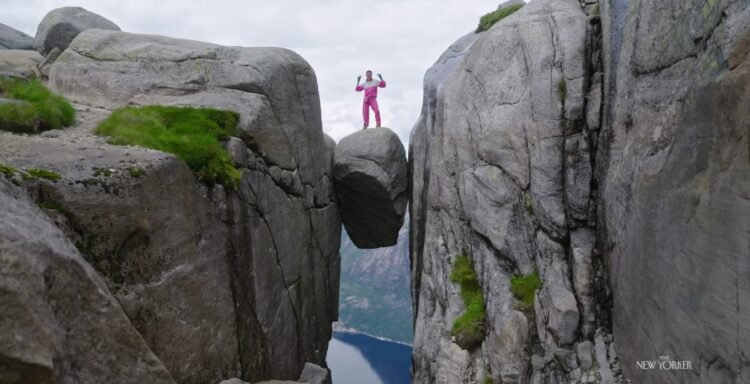 Please No Images! A Brief Movie Focuses on Vacationers’ Obsession with Capturing the Second — Colossal
