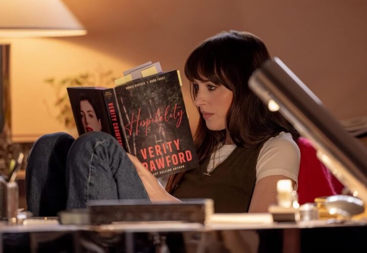Dakota Johnson Internet Price, Wage & Highest Grossing Films