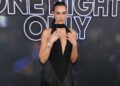 Dua Lipa Eats First Scorching Canine At Yankees Playoff Sport, Marlins Man Reviews