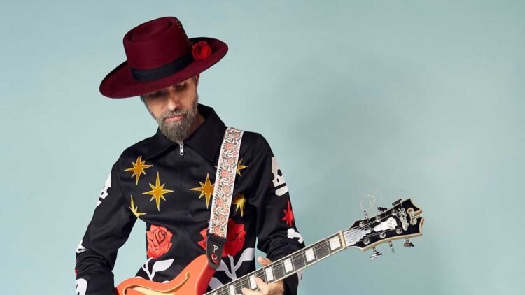 Robin Davey launches album with criticism of contemporary blues
