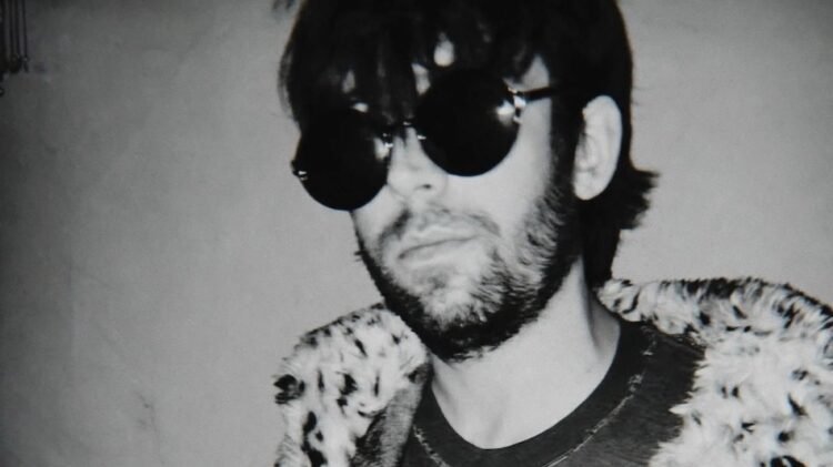 Waverly Drive blends lo-fi grit and psychedelic textures on “crashed out”