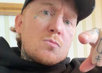 Frank Carter Curses Out Man Who Crashed Ladies-Solely Intercourse Pistols Mosh Pit