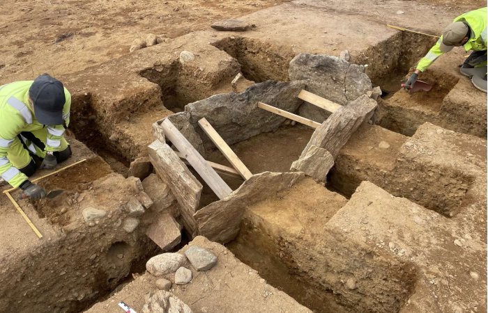 Thriller Of The Big 4,000-12 months-Previous Stone Cist Grave On Norway’s Svinesund Plateau