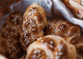 A Challah Pageant Is Hitting 5 U.S. Cities, Bread Raves Included