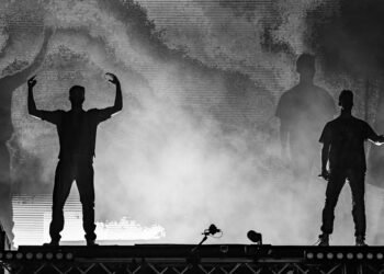Bare Man’s Rampage Disrupts The Chainsmokers’ Set at ACL Competition